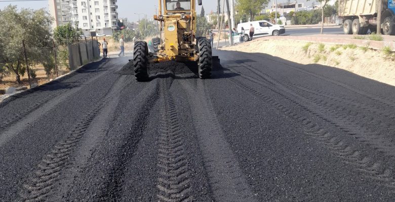 TOROSLAR’DA ASFALT ÇALIŞMALARI SÜRÜYOR