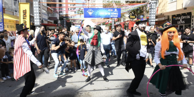 Başkan Abdullah Özyiğit, Mersinlileri festivale davet etti