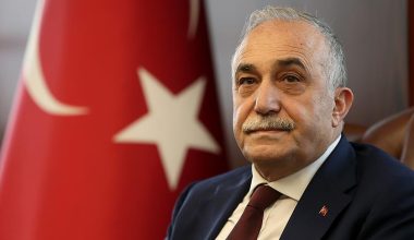 AKP Şanlıurfa Milletvekili Ahmet Eşref Fakıbaba, AKP üyeliğinden ve milletvekilliğinden istifa ederek İYİ Partiye katılıyor