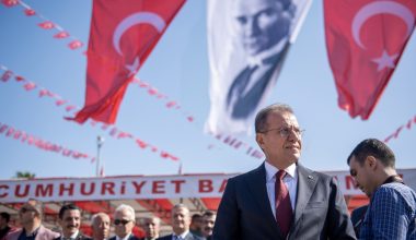 BAŞKAN SEÇER, CUMHURİYET BAYRAMI’NIN 99. YILDÖNÜMÜ KUTLAMA PROGRAMI KAPSAMINDA ATATÜRK ANITI’NA ÇELENK SUNDU