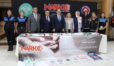 “EN İYİ NARKOTİK POLİSİ: ANNE” KONFERANSI