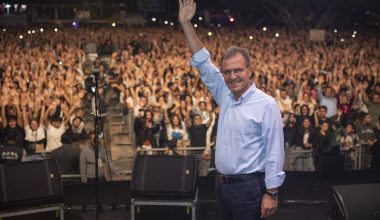 SEÇER: “GENÇLER! BAŞKAN OLDUĞUM SÜRECE RAHAT OLUN”