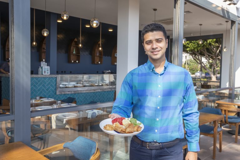 ‘DENİZDEN KAFE’ VE ‘TRİBÜN KAFE’ SİZLERİ BEKLİYOR