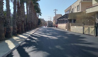 TARSUS’TA BELEDİYE CADDESİ YENİLENDİ