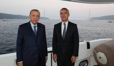 NATO Genel Sekreteri Stoltenberg ile bir araya gelen Erdoğan: Rusya-Ukrayna arasında çözüm için müzakerelere dönülmesi zaruri