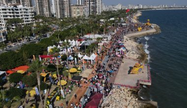 Yenişehir Belediyesi festivalde binlerce ziyaretçiyi ağırladı
