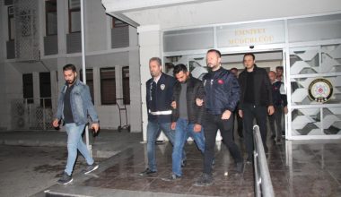 Mersin’de üniversiteli kızlara yabancı cisim atan motosikletli saldırganlar yakalandı