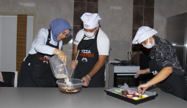 BÜYÜKŞEHİR, MERSİN’İN EN ÖZEL AŞÇILARINI YETİŞTİRİYOR