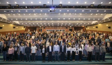 BÜYÜKŞEHİR’İN ÖĞRETMENLERİ MERKEZ VE HALKKENT KURS MERKEZİ ÖĞRENCİLERİ VE VELİLERİ İLE BULUŞTU