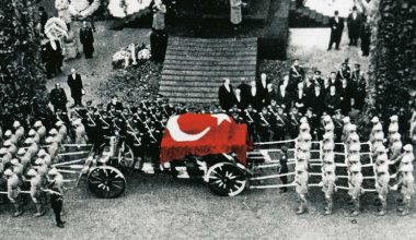 Ata’ya son veda: Atatürk’ün cenaze töreninden kareler..