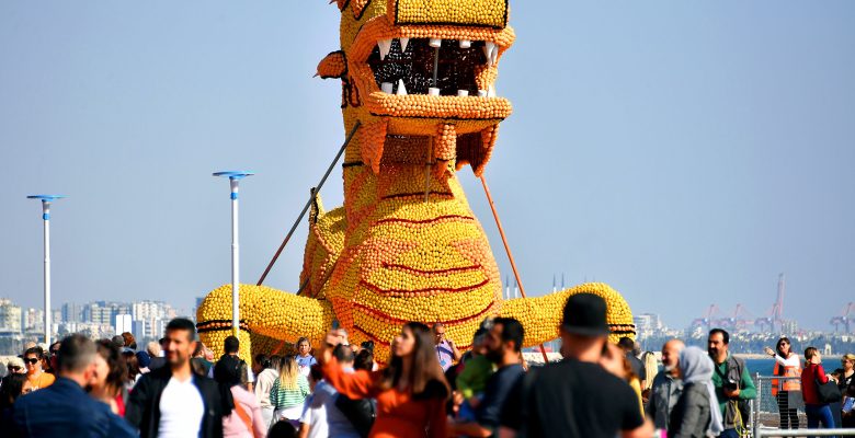 MERSİN, NARENCİYE FESTİVALİ’NDE BULUŞTU