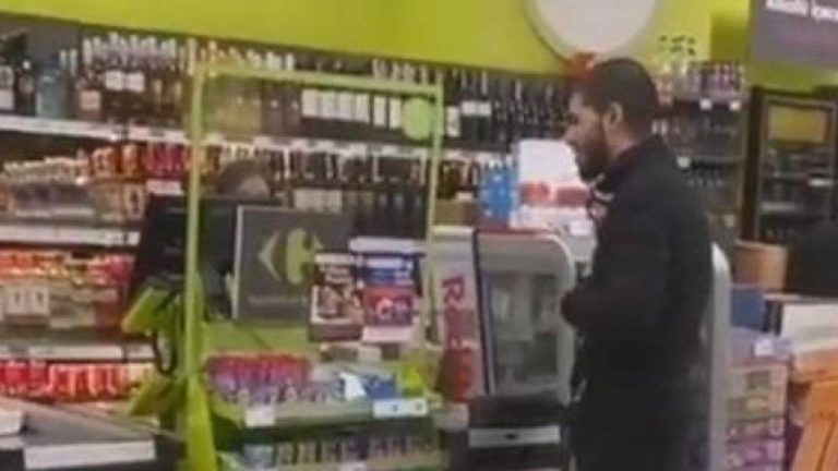 Kasiyere, “Başın neden açık” diyen Faslı şahıs sınır dışı edilecek