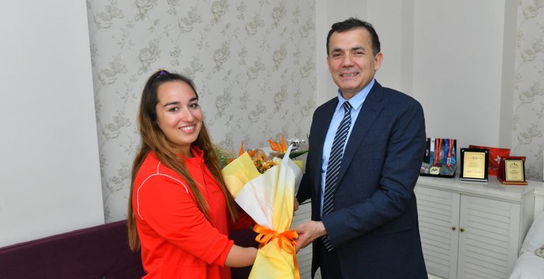 Başkan Özyiğit’ten Miray Ulaş’a tebrik ziyareti