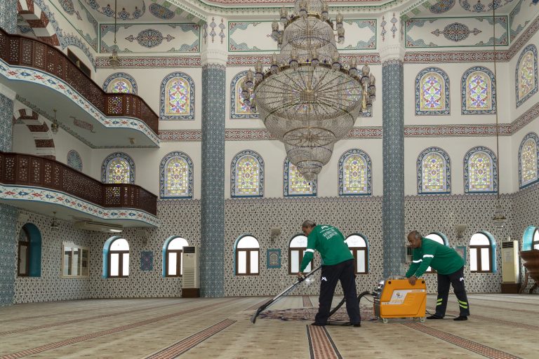 BÜYÜKŞEHİR’LE TOPLUM SAĞLIĞI KORUNUYOR, İBADETHANELER TEMİZ KALIYOR