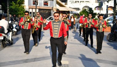 MERSİNLİLERİN BANDOSU YENİDEN ATATÜRK CADDESİ’NDE