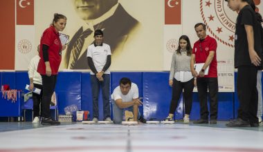 ÖZEL ÇOCUKLAR FLOOR CURLING İLE TANIŞTI