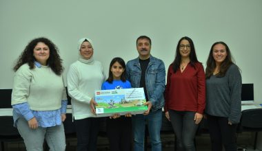 Yenişehir’in “Minik Bilim Kahramanları” için lego setleri dağıtıldı
