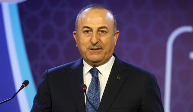 Çavuşoğlu: Ya Yunanistan geri adım atar ya da biz gereğini yaparız