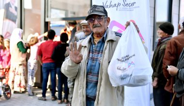 KARGIPINARI MAHALLESİ’NE HALK EKMEK BÜFESİ VE MAHALLE MUTFAĞI