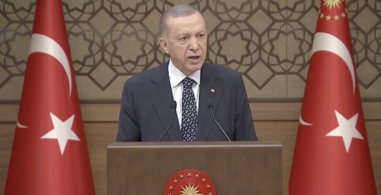 Erdoğan: Afganistan’da başörtülü kızların okullarda okutulmasını engelleme anlayışını gayri insani ve gayri İslami buluyoruz