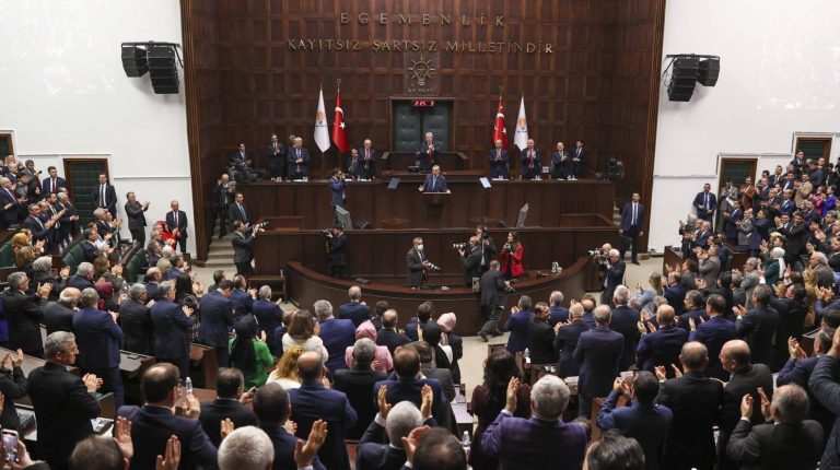 Erdoğan’ın A takımına tüzük engeli: 56 milletvekili önümüzdeki seçimde 3 dönem kuralına takılıyor