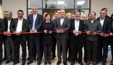 Vahap Seçer; “MERSİN’E FAZLASIYLA YAKIŞIR”