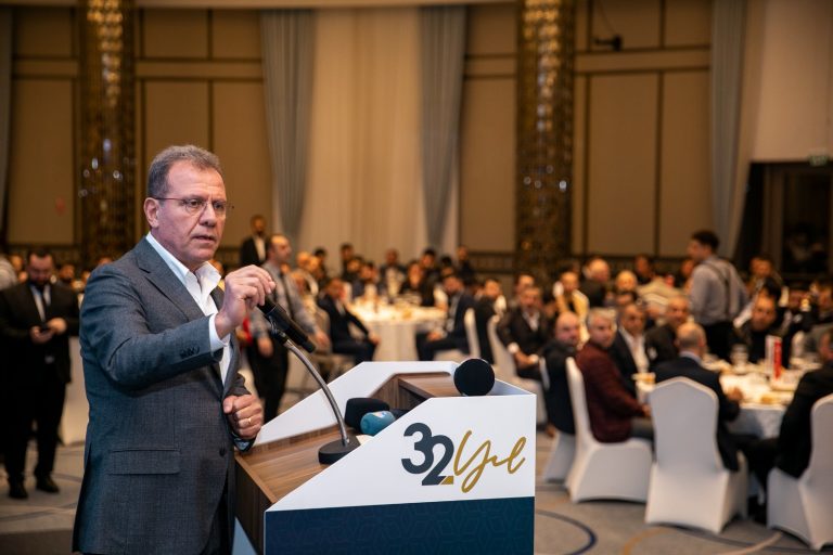 “METRO PROJESİNDE SİYASET UĞRUNA ZAMAN YİTİRMEYELİM”