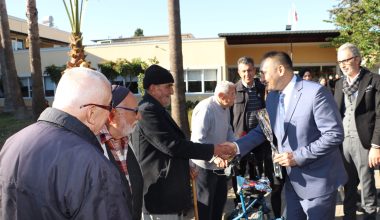 BAŞKAN YILMAZ, HUZUREVİ SAKİNLERİNİN YENİ YILINI KUTLADI