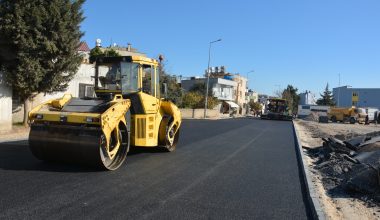 BÜYÜKŞEHİR TARSUS’TA TOROS CADDESİ’NE YEPYENİ GÖRÜNÜM KAZANDIRDI