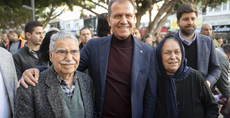 BAŞKAN SEÇER, TARSUS’TA ESNAF VE VATANDAŞLARLA BULUŞTU