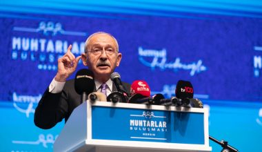 Kemal Kılıçdaroğlu, Mersin’de düzenlenen Muhtarlar Buluşmasına katıldı