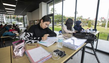 TÜRKİYE’NİN EN GÜZEL OKUMA SALONU MERSİN’DE AÇILDI
