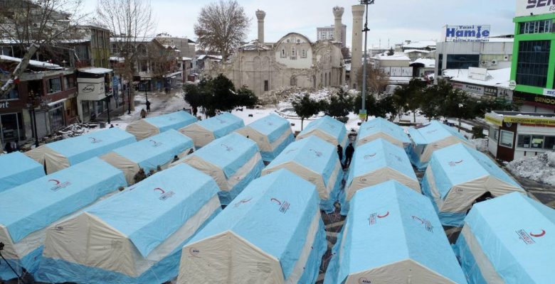 Kızılay Başkanı Kınık’tan çadır eleştirilerine: İlk anda 54 bin çadır verdik; paylaşılanların pek çoğu yalan