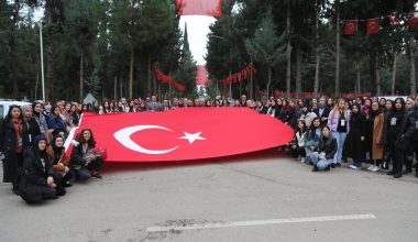 TOROSLAR BELEDİYESİ, 7. TEMATİK KIŞ KAMPLARI KAPSAMINDA MERSİN’E GELEN ÜNİVERSİTELİ GENÇLERİ AĞIRLADI