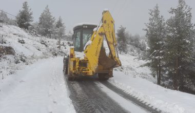 TOROSLAR BELEDİYESİ, İLÇENİN YÜKSEK KESİMLERİNDE KARLA KAPANAN YOLLARI AÇIYOR TOROSLAR BELEDİYESİ, İLÇENİN YÜKSEK KESİMLERİNDE KARLA KAPANAN YOLLARI AÇIYOR