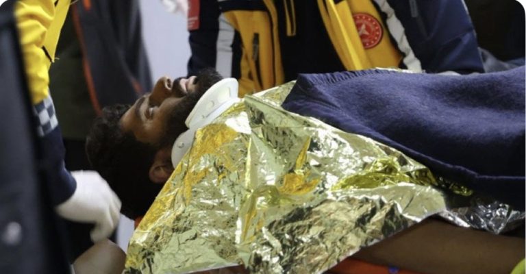 261’inci saatte mucize! İki kişi sağ çıkarıldı