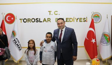 BAŞKAN YILMAZ’DAN, KANSER HASTASI BERKAY’A SÜRPRİZ DOĞUM GÜNÜ KUTLAMASI