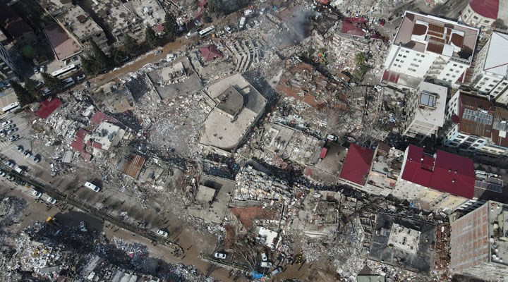 Maraş merkezli iki büyük depremde üçüncü gün: Can kaybı 5 bin 894’e ulaştı!