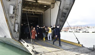 DEPREM YARALILARI, DENİZ YOLUYLA MERSİN’E GETİRİLDİ