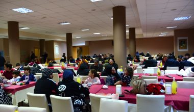 Mersin Üniversitesi Tüm İmkanlarıyla Depremzedelerimizin Yanında Olmaya Devam Ediyor Mersin Üniversitesi Tüm İmkanlarıyla Depremzedelerimizin Yanında Olmaya Devam Ediyor