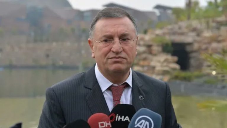 Hatay Büyükşehir Belediye Başkanı Lütfü Savaş’tan istifa iddialarına yanıt