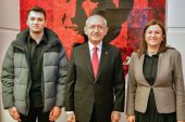Öldürülen eski Diyarbakır Barosu Başkanı Tahir Elçi’nin eşi Türkan Elçi, CHP’ye katıldı: Rozetini Kılıçdaroğlu taktı