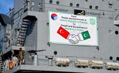 PAKİSTAN’DAN ÜLKEMİZE İNSANİ YARDIM MALZEMESİ GETİREN GEMİ MERSİN LİMANI’NA GELDİ