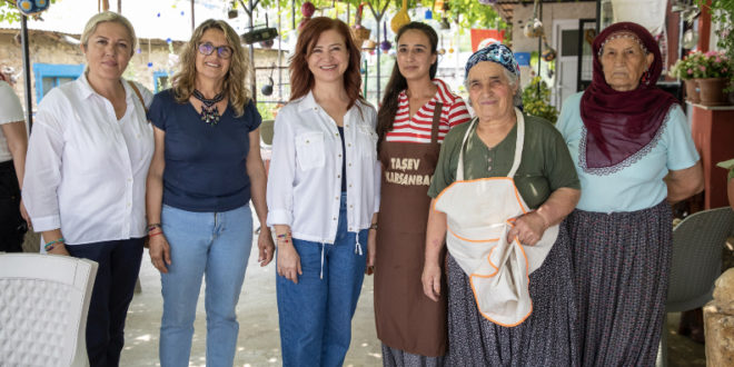 MERSİNDEN KADIN KOOPERATİFİ BAŞKANI MERAL SEÇER ÜRETİCİ KADINLARLA BİR ARAYA GELDİ