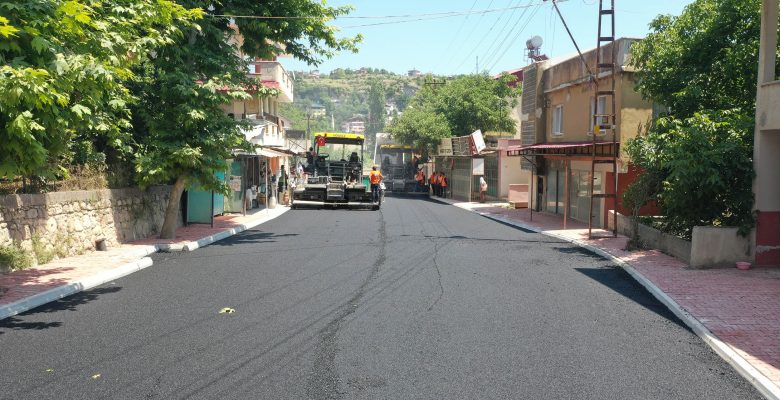 BÜYÜKŞEHİR’İN YOL YAPIM EKİPLERİ TOROSLAR’IN YAYLALARINDA ÇALIŞMA GERÇEKLEŞTİRİYOR