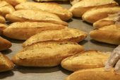 Fırıncılar belirsizlik bitsin istiyor; 200 gram ekmek 7 lira olsun talebi