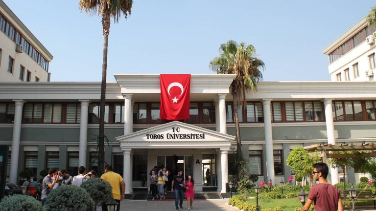 Mersin Toros Üniversitesi’nde eğitim ücretlerine yüzde 200’ü bulan zam yapıldı