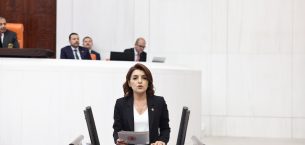 CHP’Lİ KIŞ: “ÖĞRENCİLERDEN HAKSIZ ALINAN PARALARI DERHAL İADE EDİN”