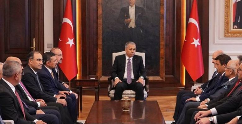 Bahçeli, Soylu, Yerlikaya üçgeni: kapalı kapılar ardında neler oluyor?