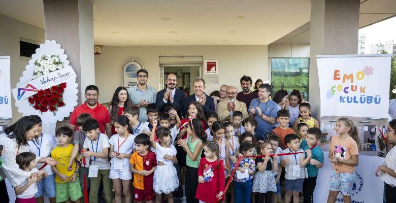 “CUMHURİYET; DEMOKRATİK BİR TÜRKİYE’NİN KİLOMETRE TAŞLARININ DÖŞENDİĞİ GÜNDÜR”